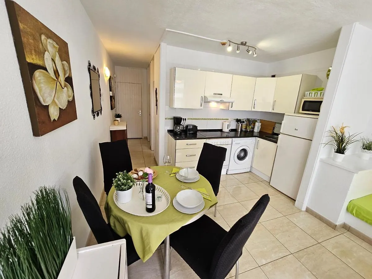 Apartment Casa Palmera 3 Only 150 Metres To The Beach, Heated Pool, Wifi, Sat-Tv, Balcony Arona  Spanien