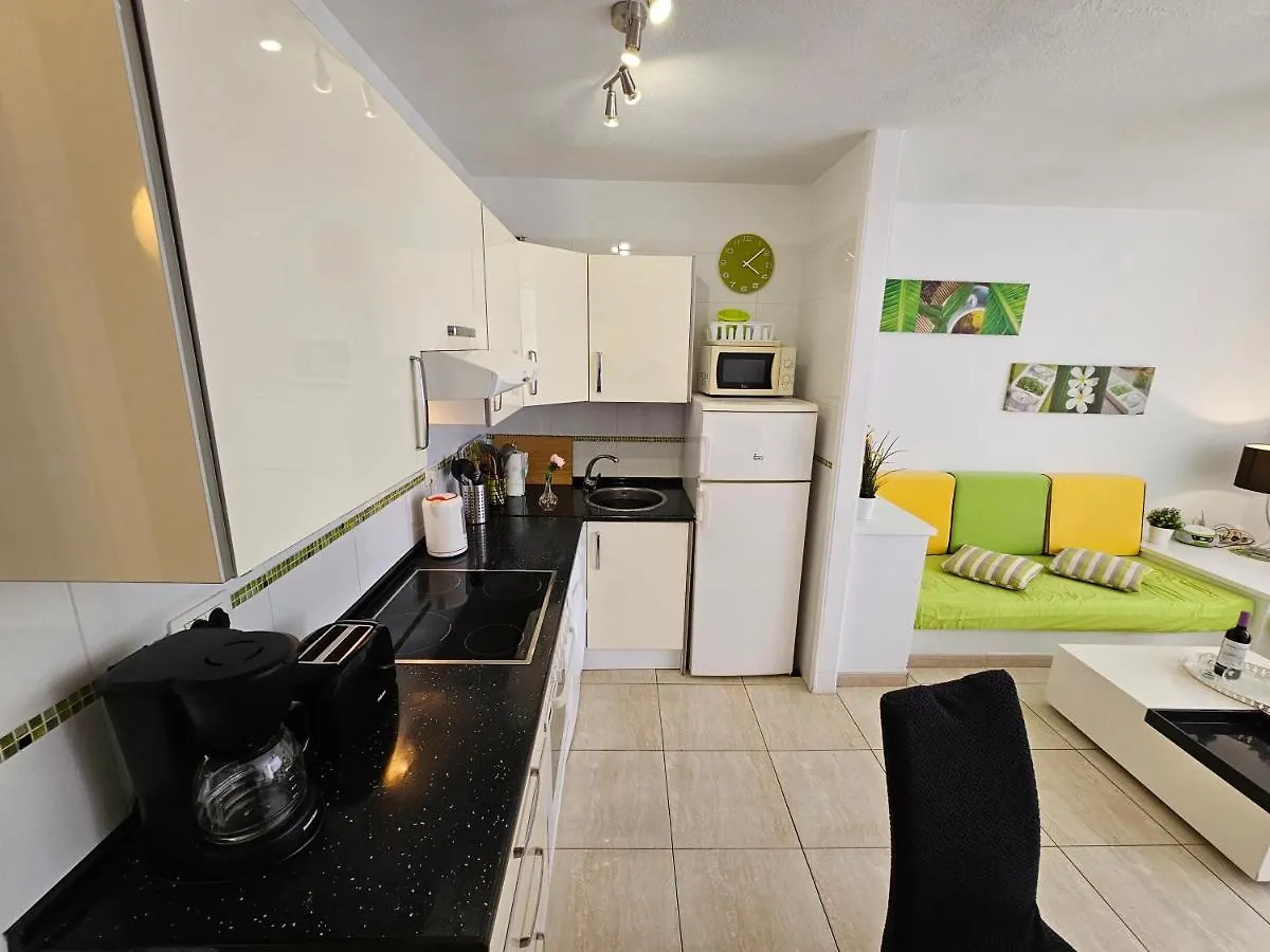 Apartment Casa Palmera 3 Only 150 Metres To The Beach, Heated Pool, Wifi, Sat-Tv, Balcony Arona  Spanien